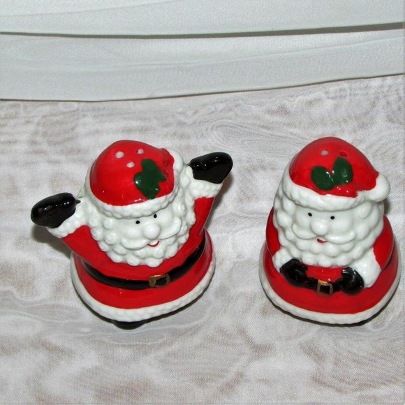 Vintage Santa Claus Christmas Salt & Pepper Shakers Holiday Decor - Picture 5 of 7